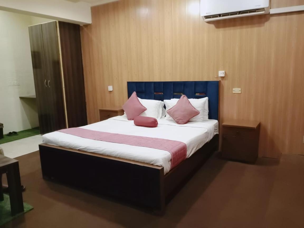Westin Suites Lahore Camera foto